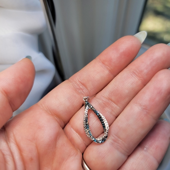 Kay Jewelers Twisted Diamond & Teal Saphire Tear Drop Dangle Earrings NWOT - Picture 13 of 13